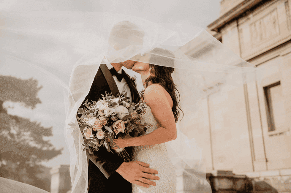 wedded couple kissing at Sunway Hotel Hanoi